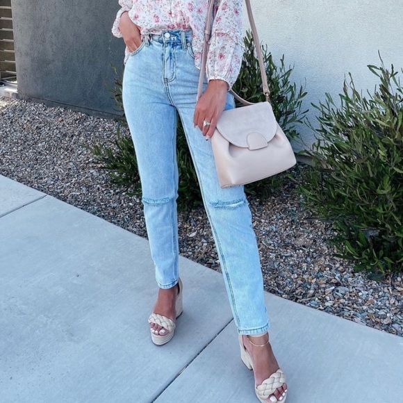 Vici Denim - VICI COLLECTION ENGLISH FACTORY Light Wash Blue Pocket Straight Leg Mom Denim 26